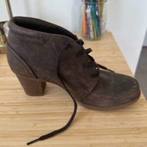 Clarks Heeled Lace Up Ankle Boots Size 7.5 Never Worn